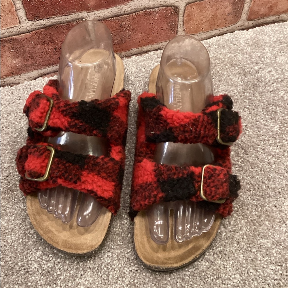 Magellan Outdoor Womens slide winter sandals size 7 - 7.5